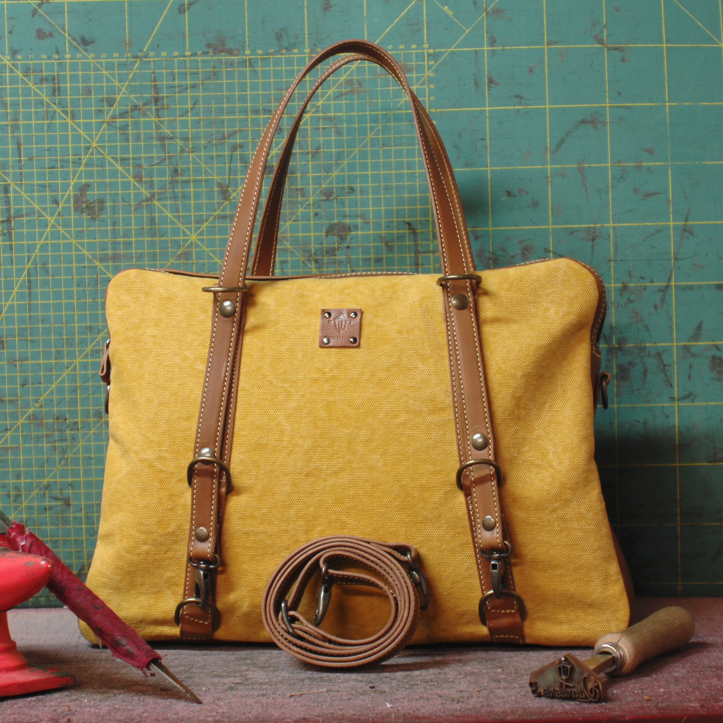 TRIBAG OPUS in Tela Olona giallo ocra e cuoio