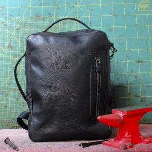 B.PACK 15 in Vacchetta Volonata Nera