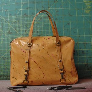 Opus schizzata base cuoio