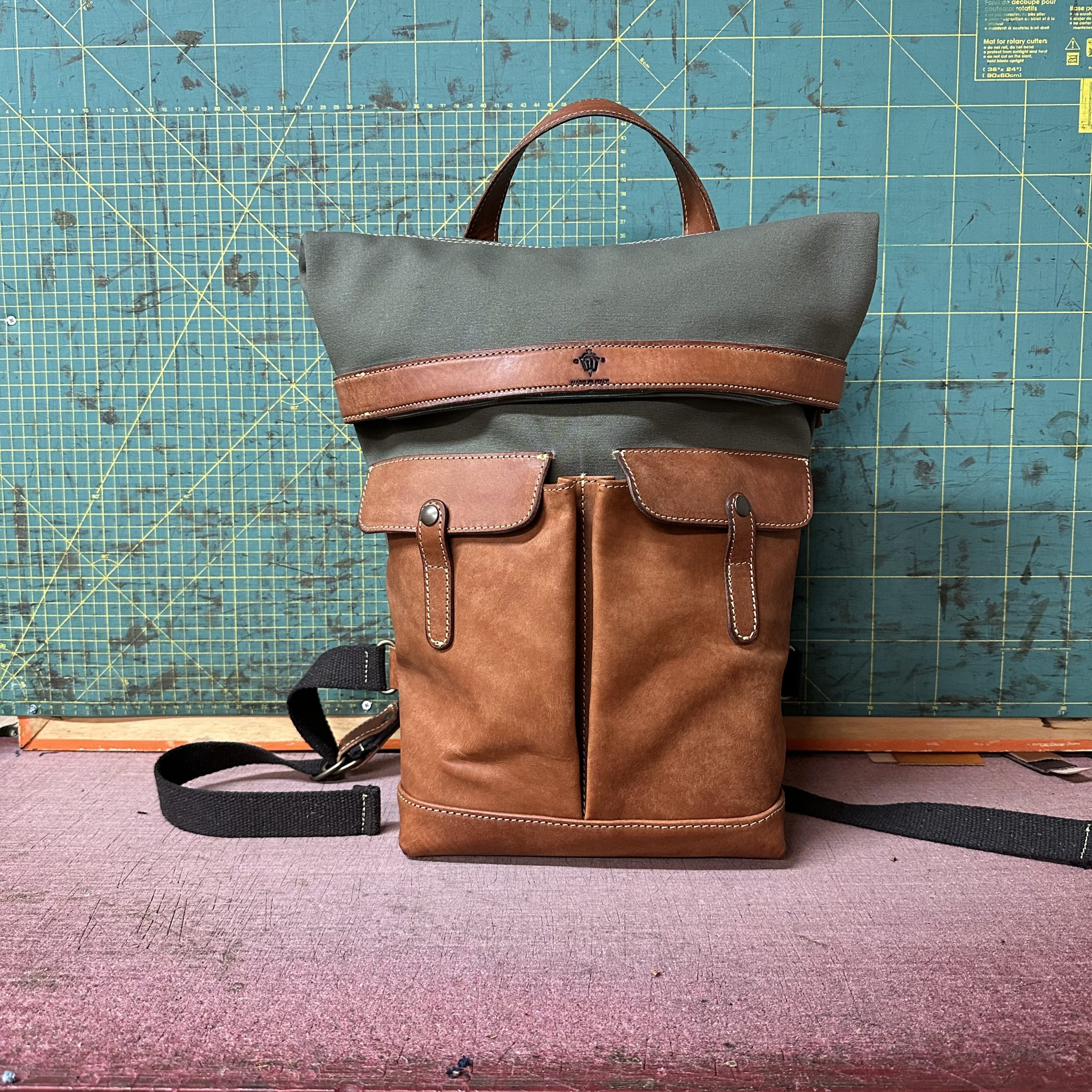 Lockdown 2.0 Nuova Tela tinta unita Verde e Cuoio Crust