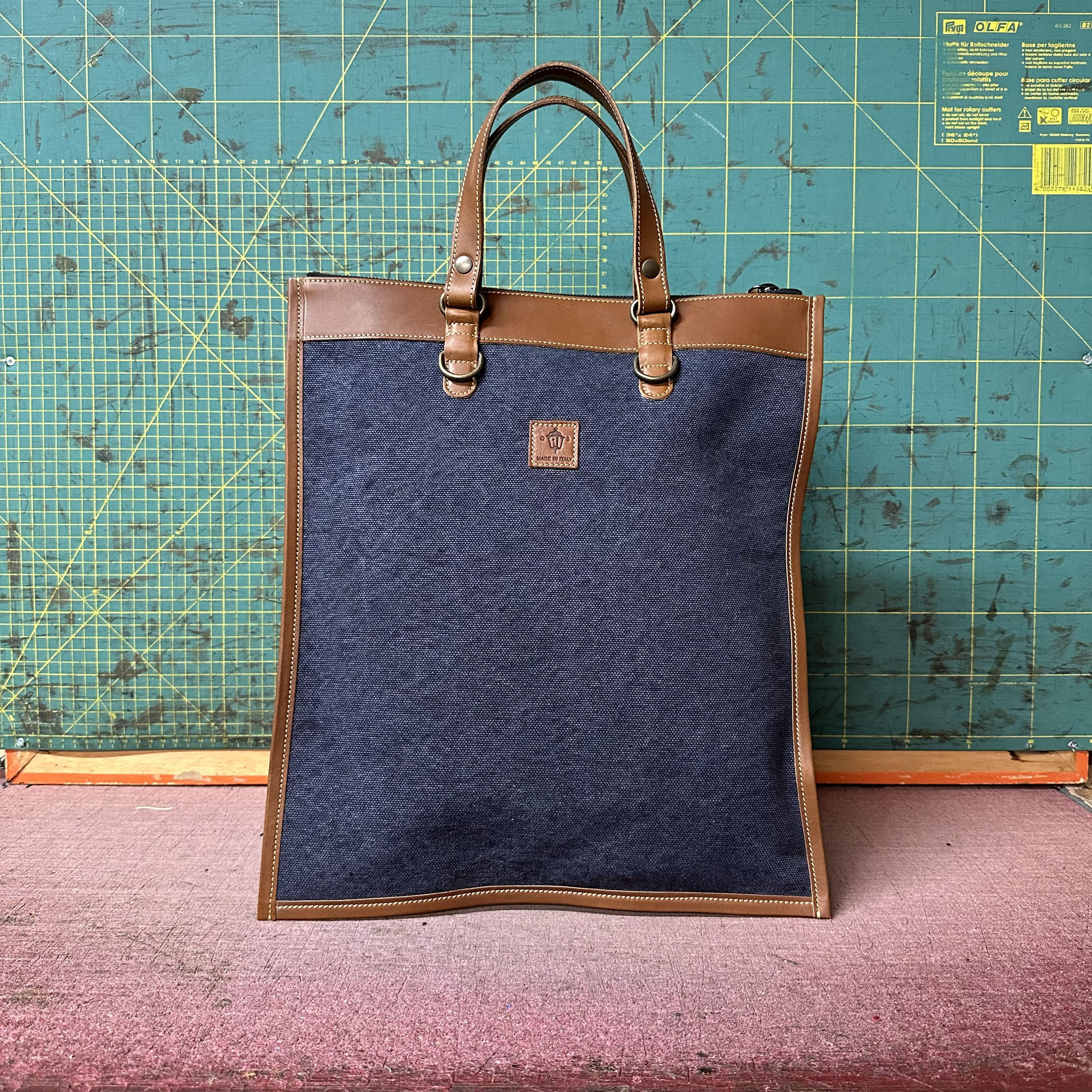 Tascona in tela Olona Blu e Cuoio Scuro