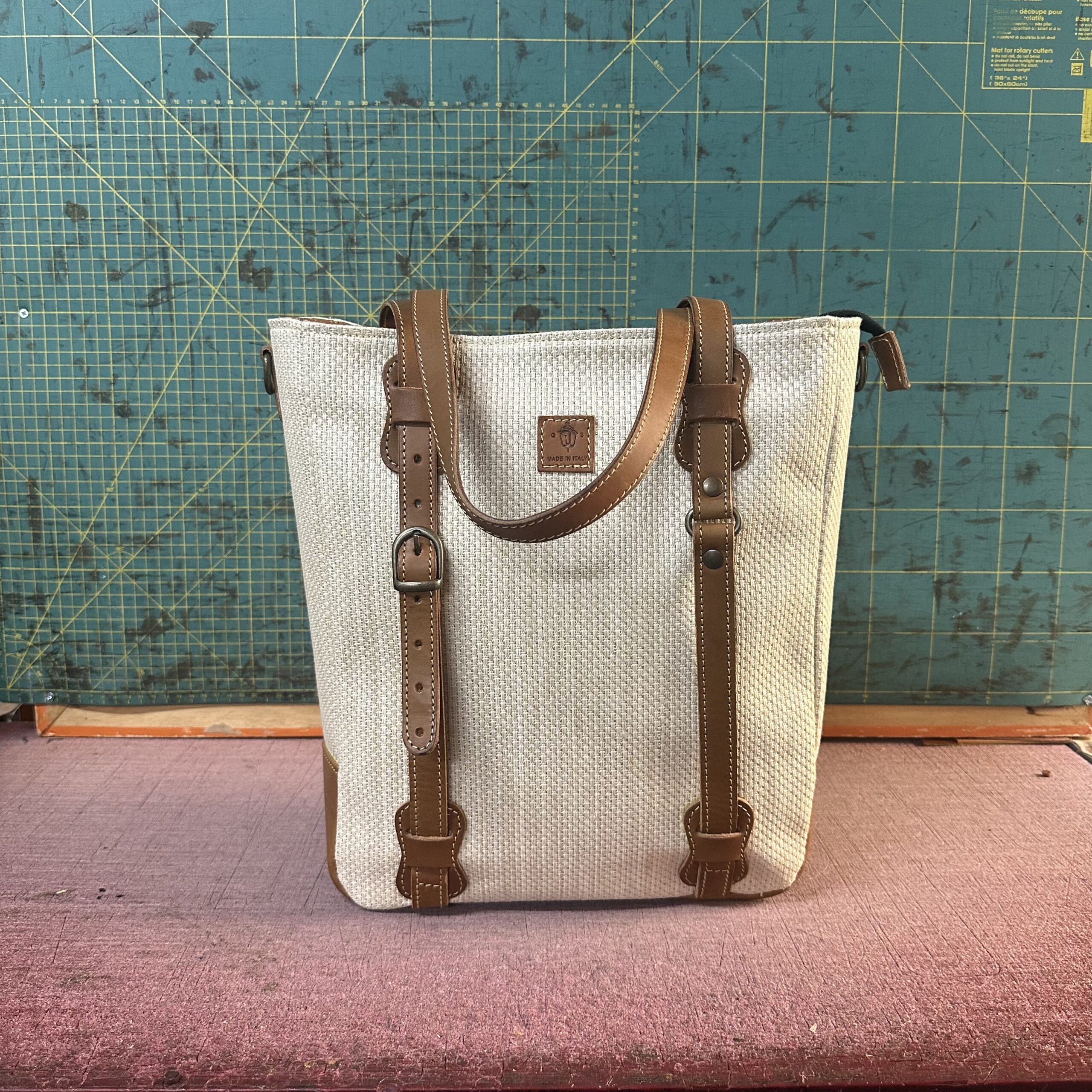 Ottava in intrecci Rafia bianca,lino e lurex e Vacchetta Cuoio